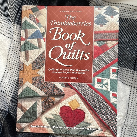 The Thimbleberries Book of Quilts by Lynette Jensen - Picture 1 of 9